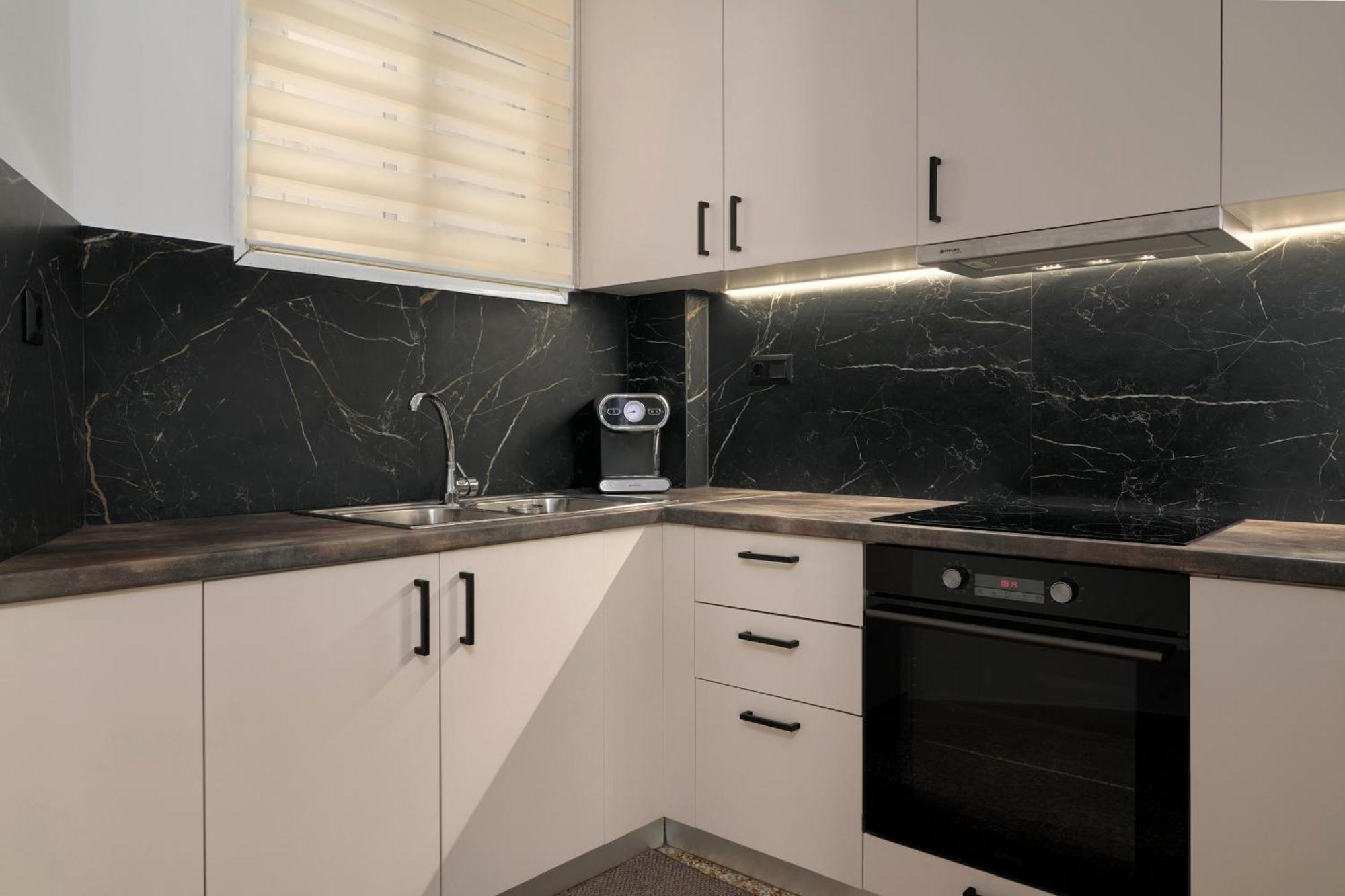 Venias Two-Bedroom Apartment Kallimarmaro And Zappeio Area Atenas Exterior foto